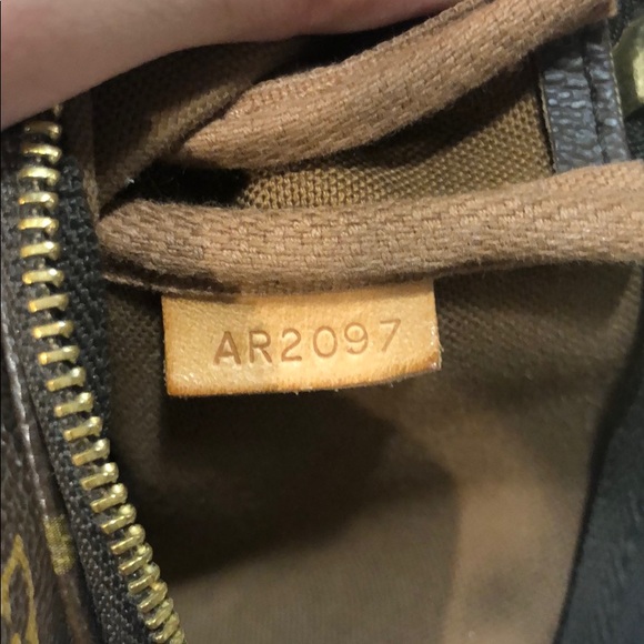 ‼️‼️SOLD ‼️‼️Louis Vuitton Puchette - Picture 5 of 5